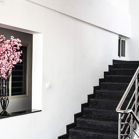 Hotel Royal Suites บังกาลอร์ ภายนอก รูปภาพ