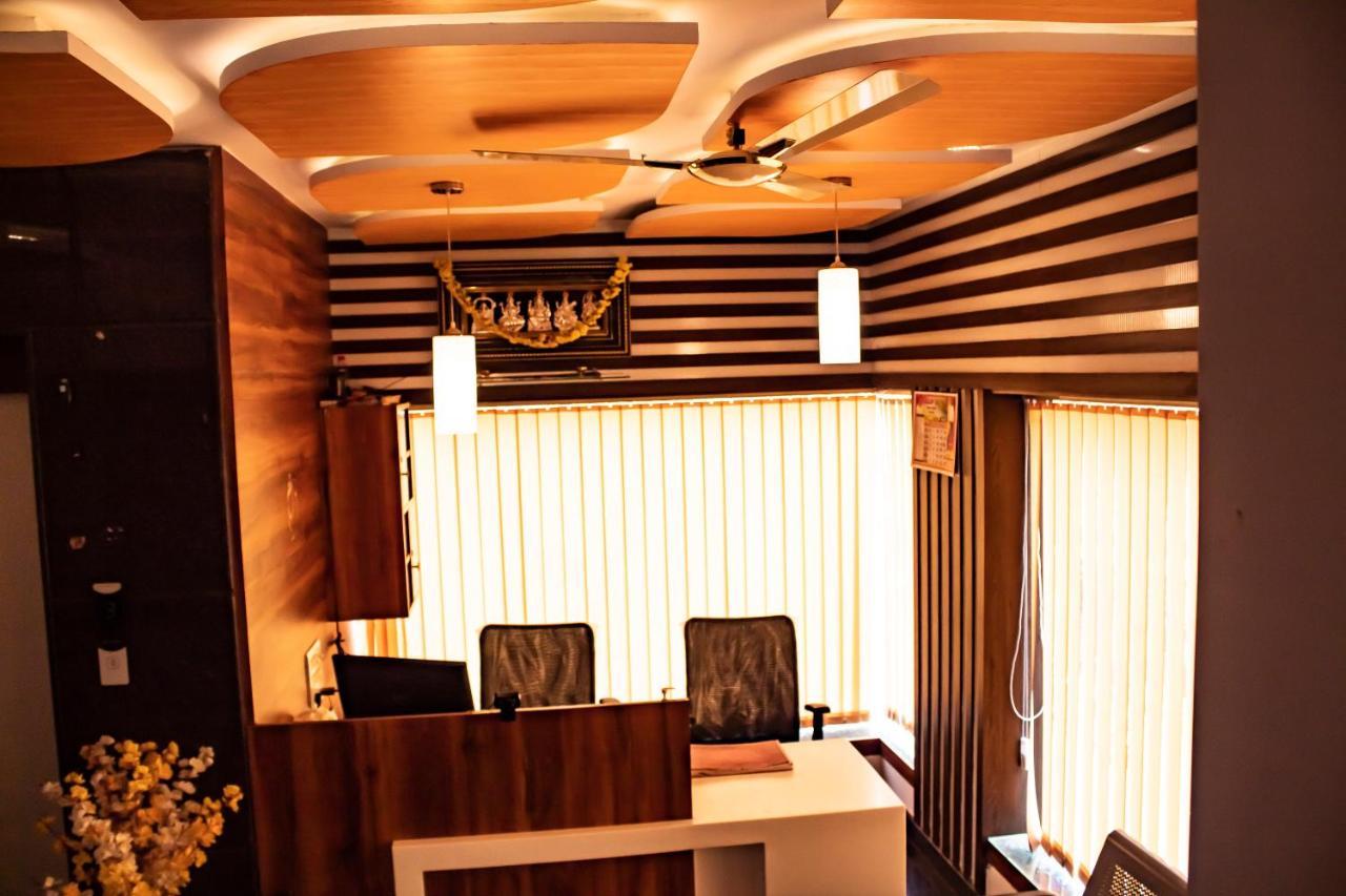 Hotel Royal Suites บังกาลอร์ ภายนอก รูปภาพ