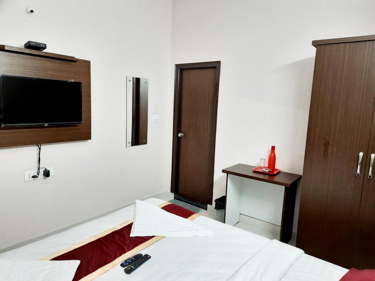 Hotel Royal Suites บังกาลอร์ ภายนอก รูปภาพ