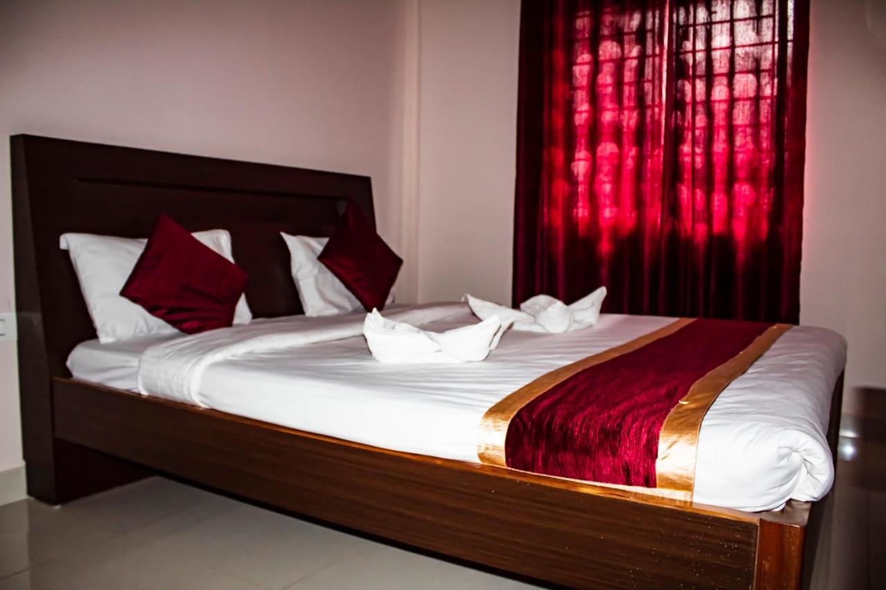 Hotel Royal Suites บังกาลอร์ ภายนอก รูปภาพ