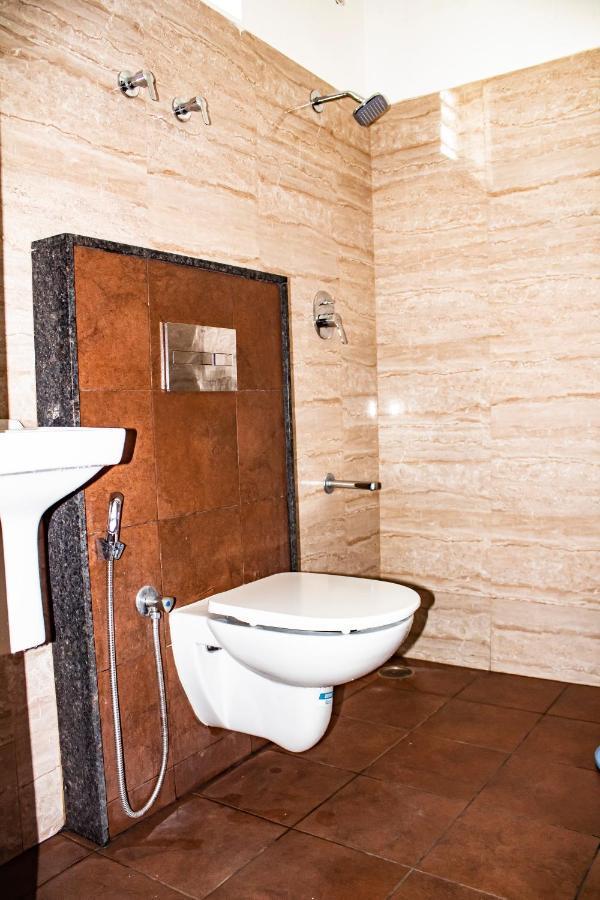 Hotel Royal Suites บังกาลอร์ ภายนอก รูปภาพ